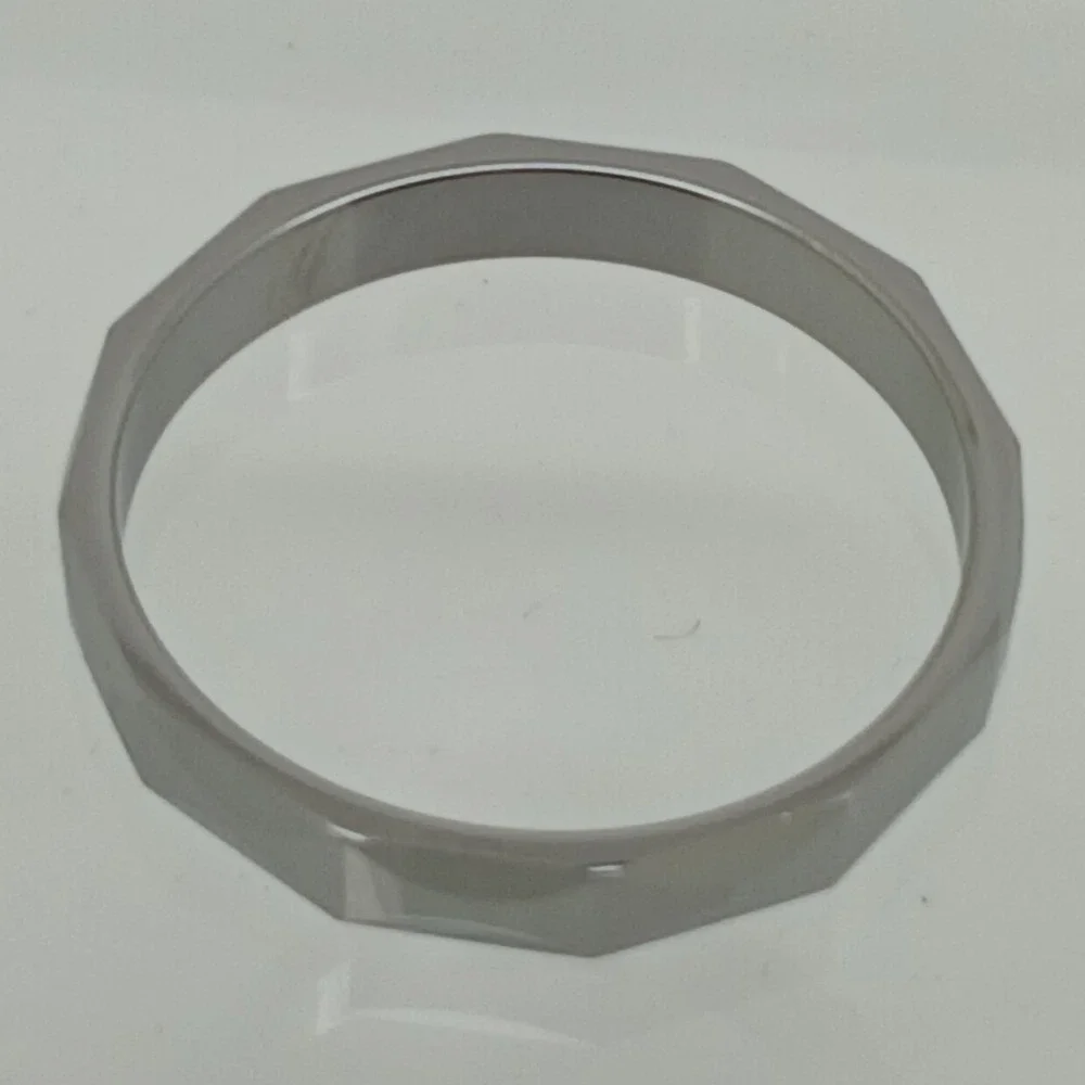 Vintage Tungsten Faceted Geometric Ring Silver Tone 4mm Band Size 11.5 Y2K NOS